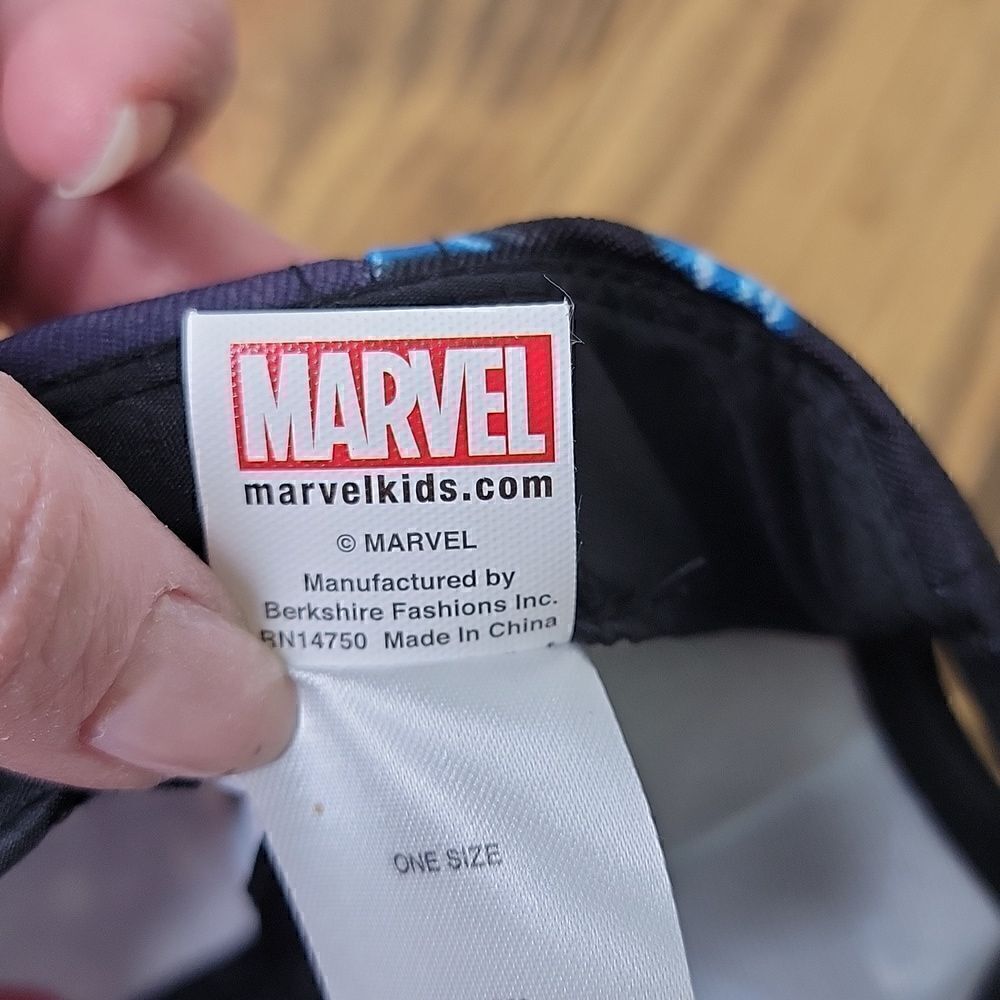 Marvel. Kids/Young Adult. Baseball Cap. Avengers. Like New - Picture 9 of 10